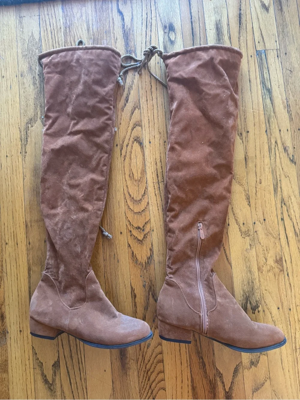 👢 Caramel Brown & Red Thigh High Boots (2)
